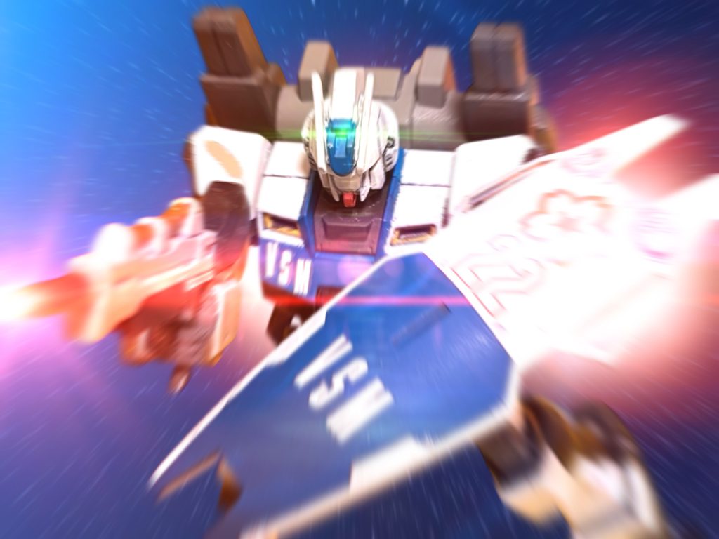 　キョウ・ミヤギの乗るガンダム・ヴァルキュリアがビームライフルを放ちながら突っ込んでくる。バギーはそれも、巧みに交わしながらも一度距離を取った。