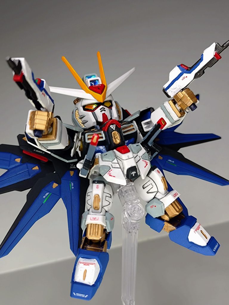 スーパードラグーンは分離しないので、ハイマットフルバーストは大気圏内バージョンで再現。スーパードラグーンに貼ったグリーンのラピテープが良い仕事をしてます。