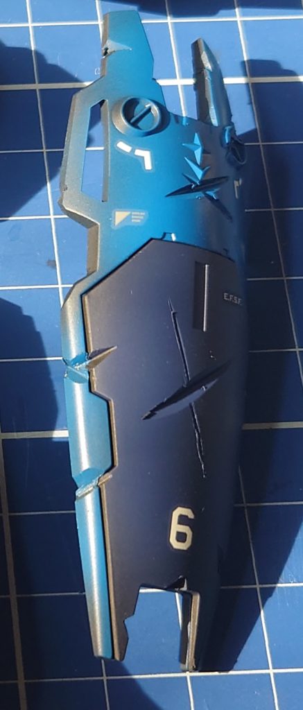 流行りですかな？フチのサフを残す感じで塗装。こっから汚しスタート🎨