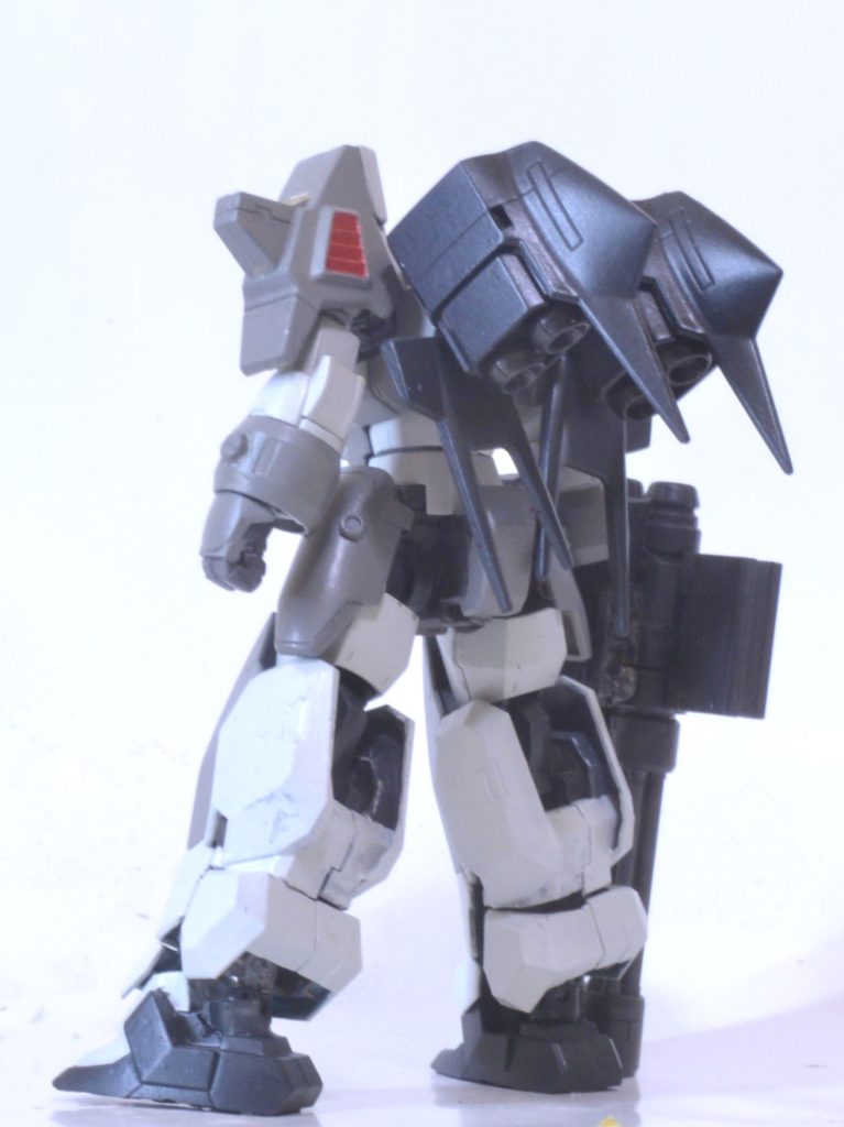 バックパックは1/100を利用してボリューム感をアップ