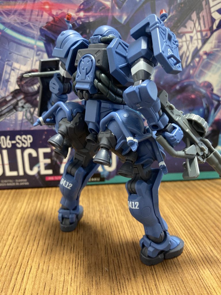 素組にヤスリがけ、デカールを貼り欠けたところはガンダムマーカーホワイトでリタッチしました