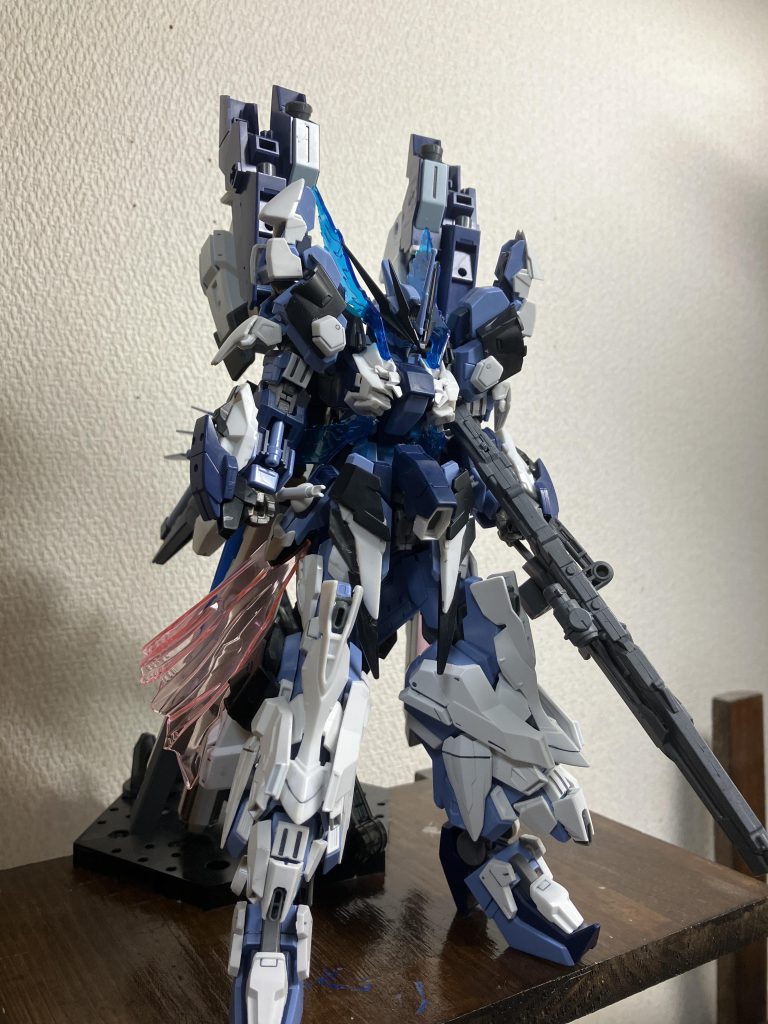 改造したライフリに持たせていたロングライフルを持たせてみましたデカいライフルも思ったより似合いますね今度、デカめのライフルのあるガンプラでも買って持たせてみようかな…