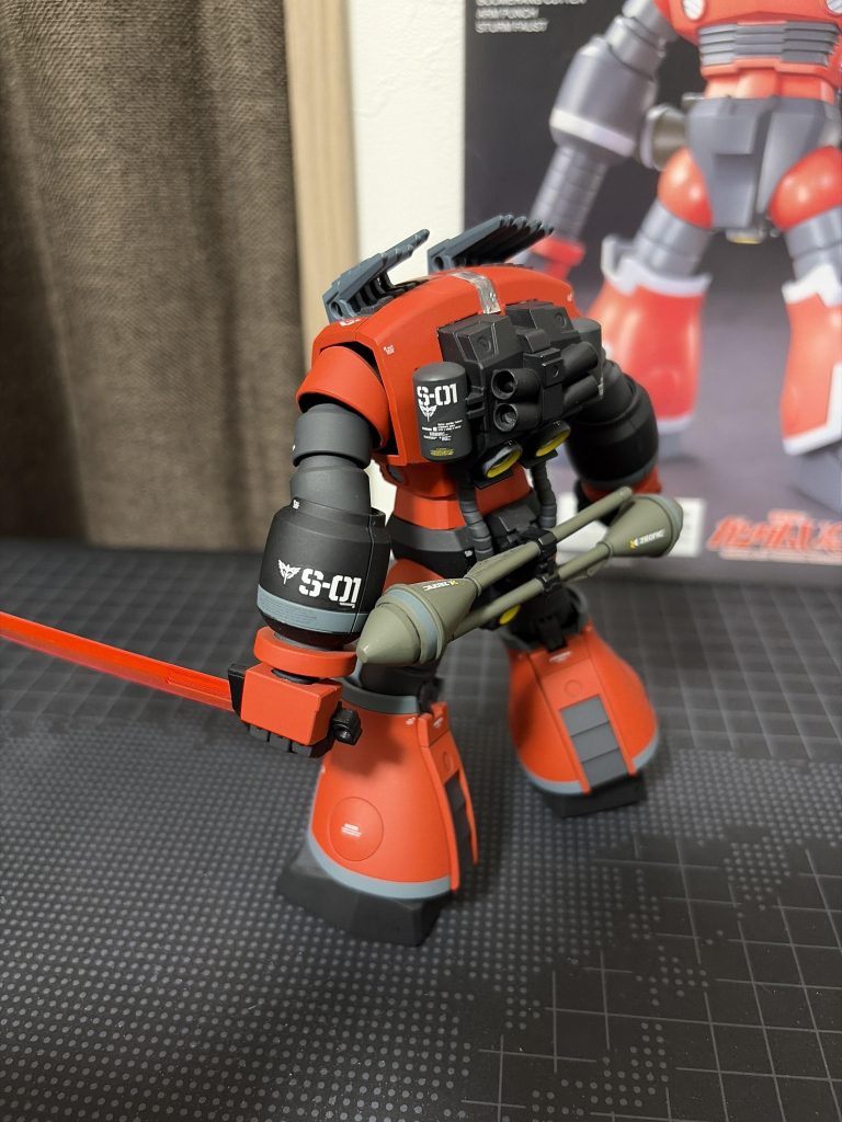 後ろからみるとめちゃフレアパンツ