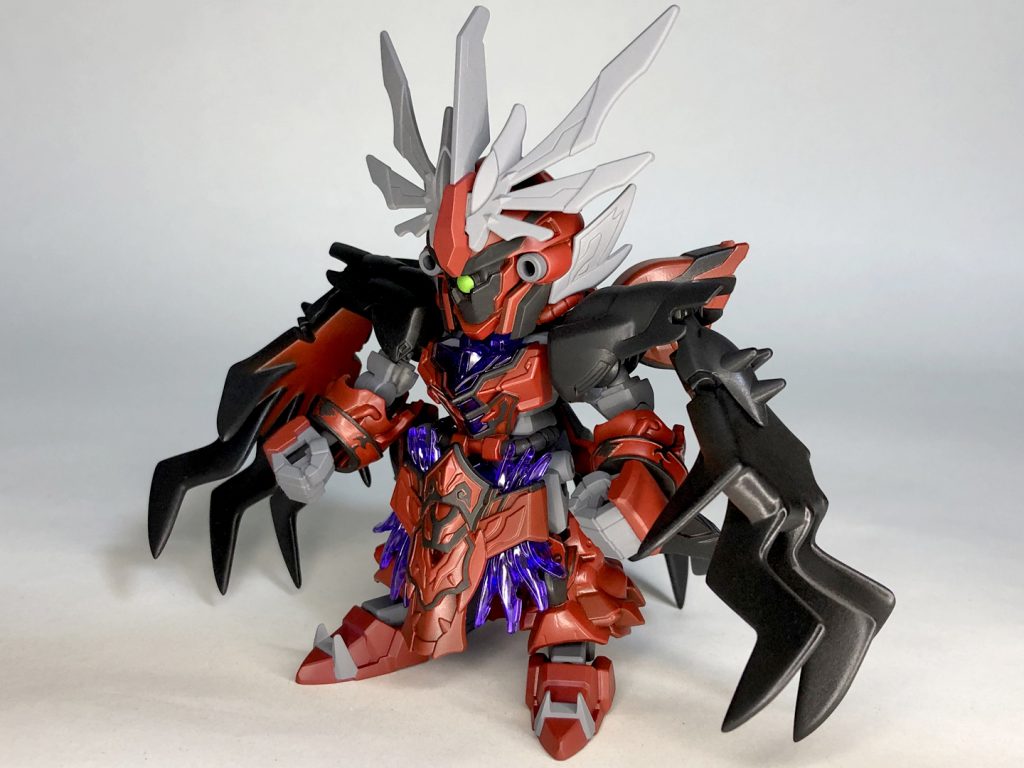 MS時正面素体にSD 三国創傑伝『呂布シナンジュ』を使用肩にぶらさがった大きな爪が異形感あってかっこいいです！