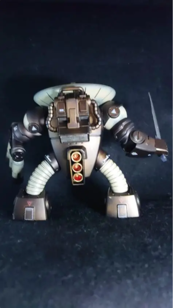 やっぱり背景黒にして上から撮ると水泳部だけあってザ.潜航中って感じで好きなアングルです。色味も青っぽくしてみました。頭部のデカール、こんなの欲しかったんですけど手に入ったので早速使いました。