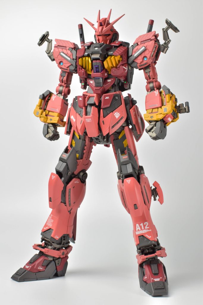 正面細かい部分のディテールアップと、両肩と脹脛にウェポンマウントを追加しています