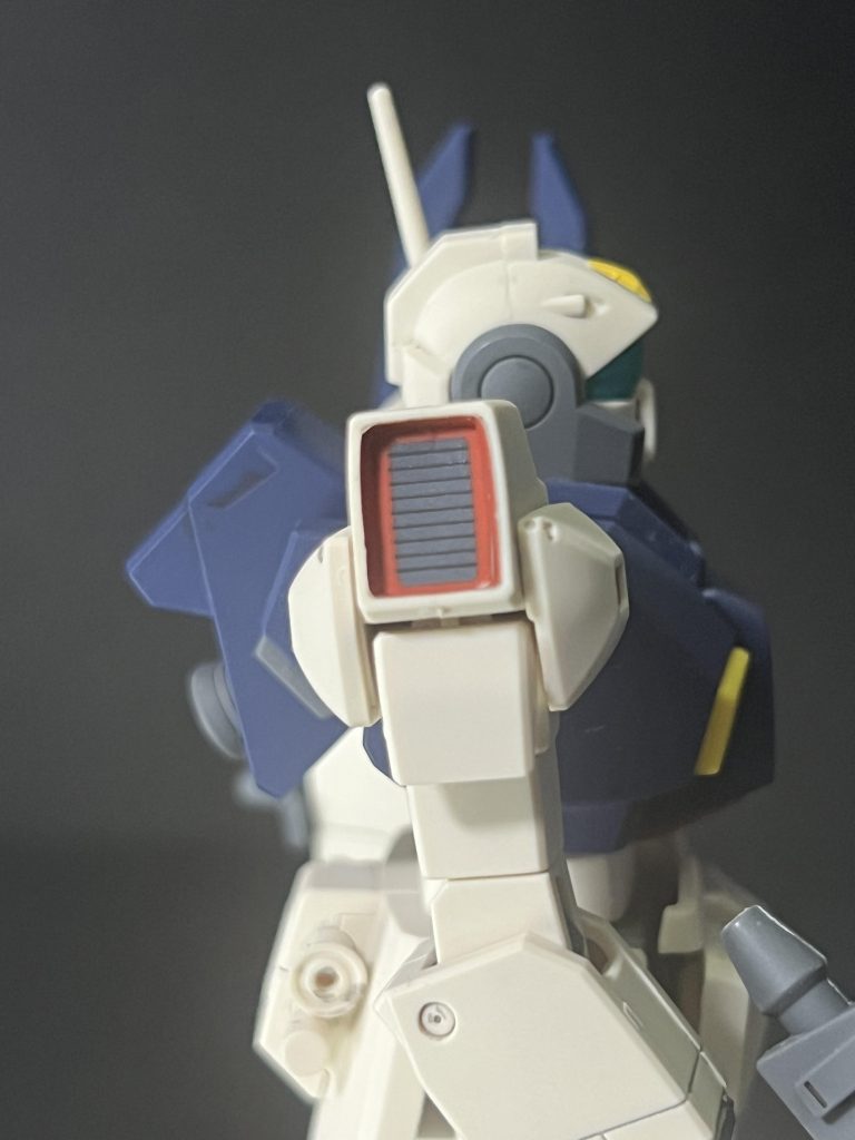 バーニアのシールが設定というか、説明書の指示と違ってオレンジじゃなくて赤なのはなんでだろう。