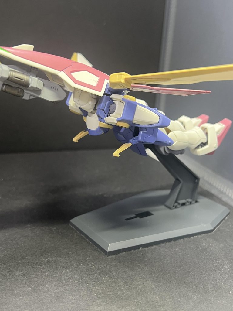 バード形態をできるだけ再現するため、足首と腕部の改造をしてます。