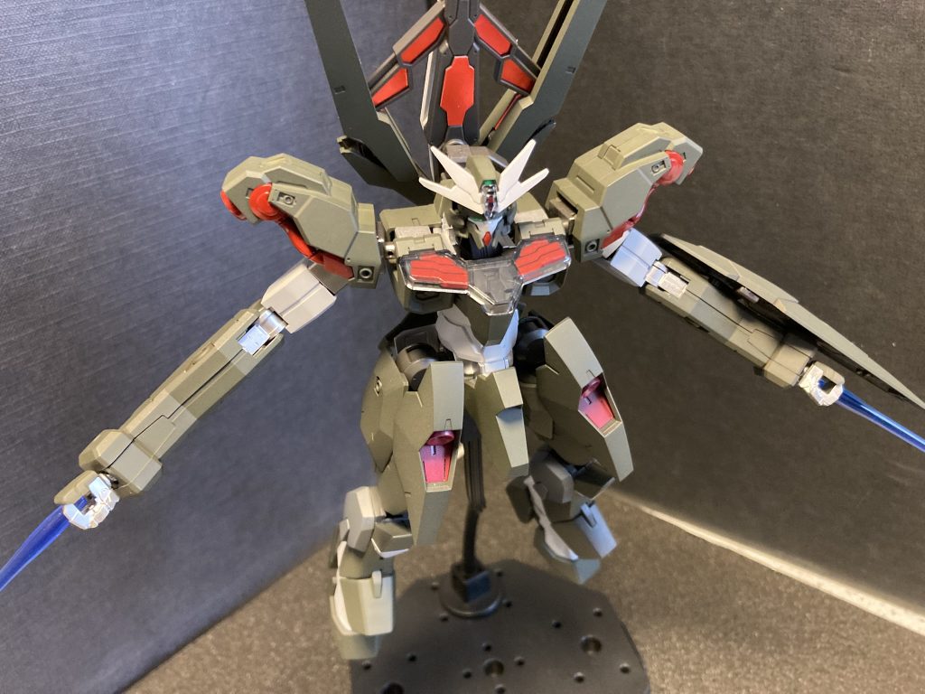 腕はそのままになりましたが、やっぱこうしてみると長いですねぇ。どうしても猿っぽく見えてしまう・・・