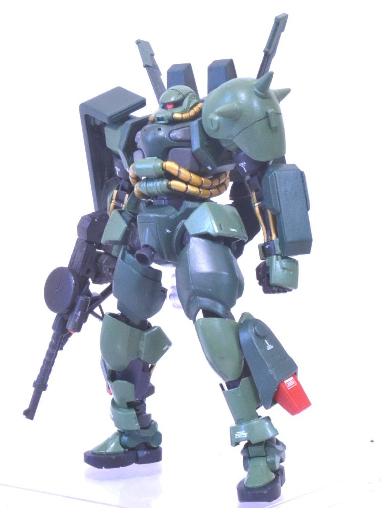 ヘルムヴィーゲリンカー、ハイザックとのミキシングです。脚のスラスターはちょうどよいサイズのパーツがなかったのでプラバンで作りました。