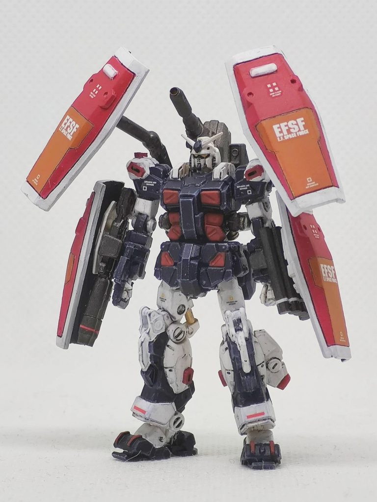 サンダーボルト版フルアーマーガンダムは機体構造から細かい所を変えていて、そもそもアーティファクト自体のアレンジもあり、あくまでサンボル「風」です。