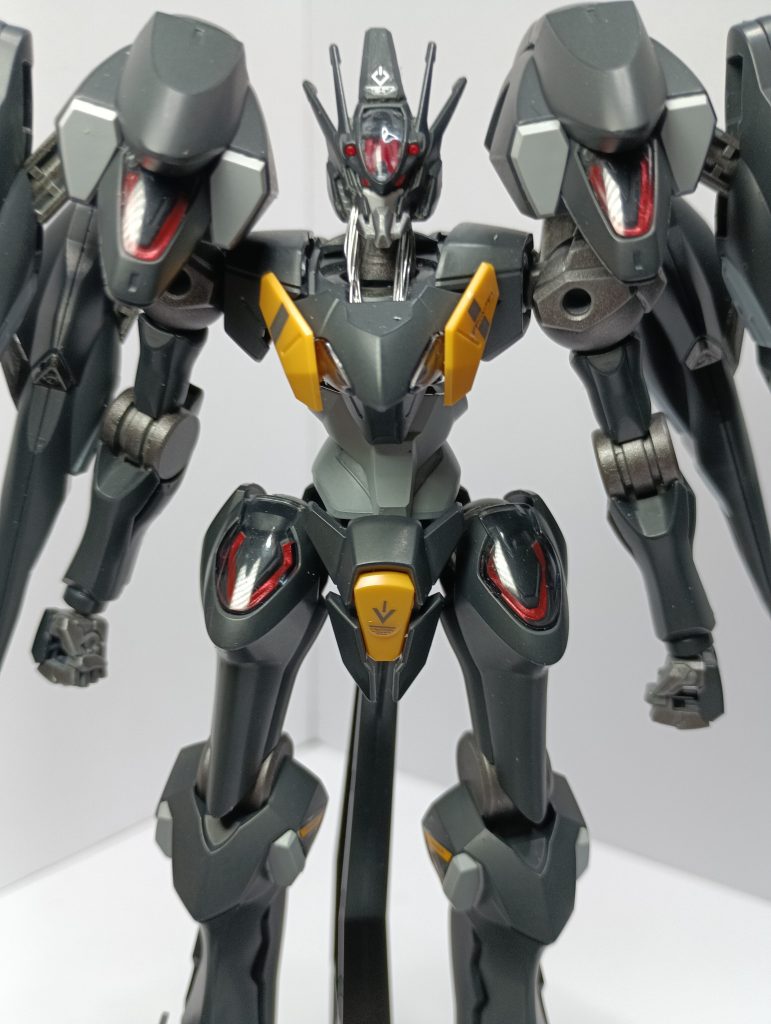 HM化にあたり腰・首の延長をお行いました。顔はエルガイムMkⅡを意識し、少々弄りました。