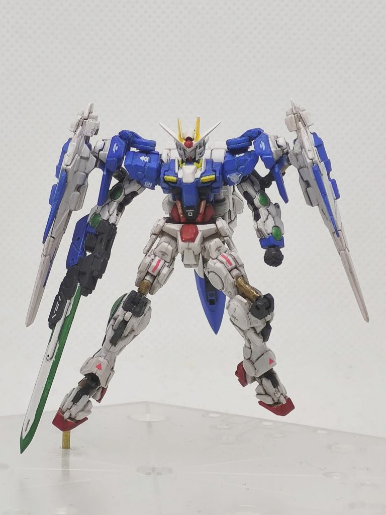 空中ポーズと言っても真鍮線でちょっと浮かしただけですが。アーティファクトは軽いのでこれで固定できちゃいます。