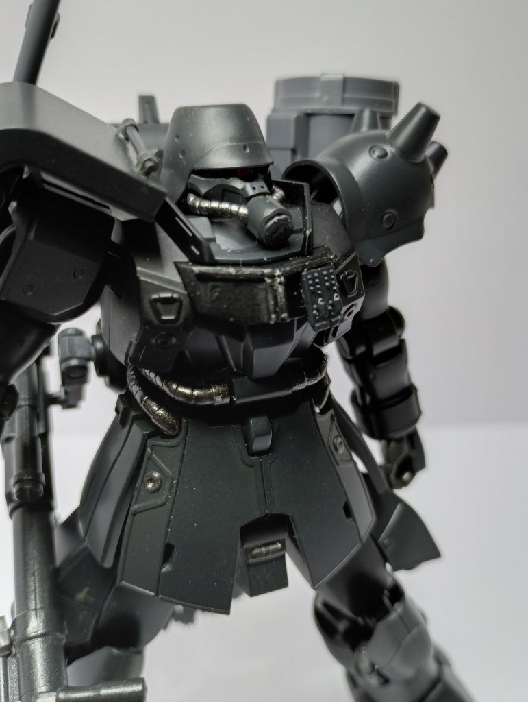 アップ。左胸の謎装置がチャームポイントですW