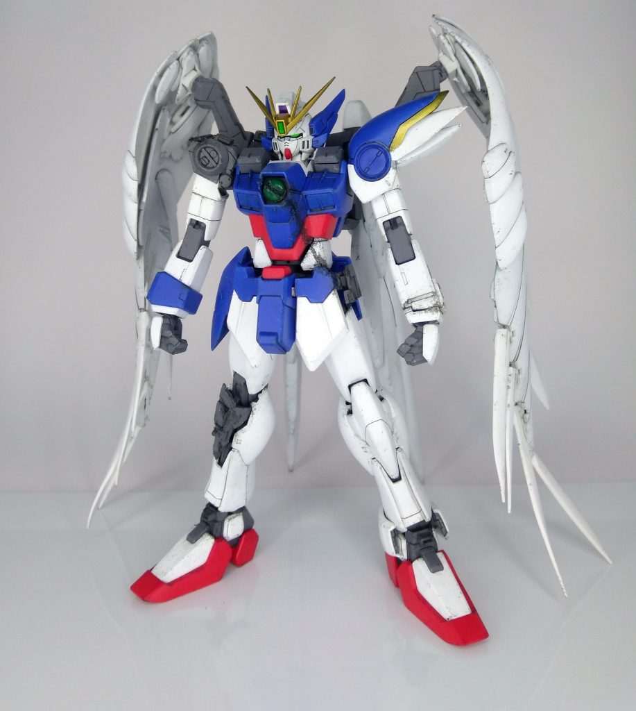 ベースのMGは旧版なのでABSやら変なゴムやらで面倒くさいキットですが、スタイルはいいんですよね(ちょっと腕長いけど)。EWの動画観ながらアルトロンに破壊された箇所を確認、ダメージ加工を各所におこないました。