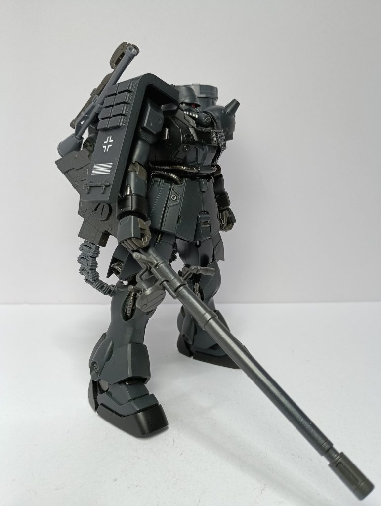 フル装備。MG42は前の作品で装備させてしまったので、代わりとしてランゲブルーノ砲を装備させました。
