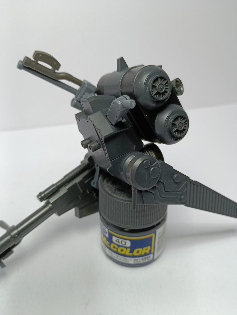 バックパック。元々のランゲブルーノ砲のバックパックにギラ・ズールのパックパックを重ねています。