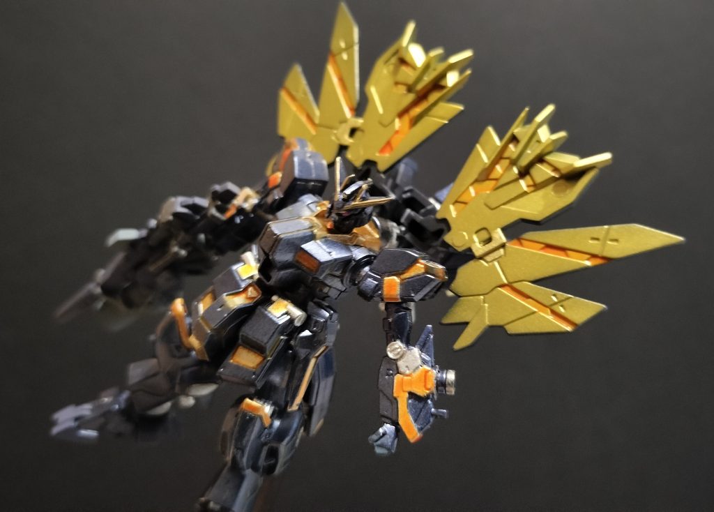 7) そこで招聘されたのが、上述の2人である。ハヤト・コバヤシとフラウ・ボゥの夫婦の養子となったキッカ・コバヤシは、一年戦争時のア・バオア・クー最終決戦における脱出の際に、実際にアムロからのテレパシーを受信し、脱出に成功できた1人。