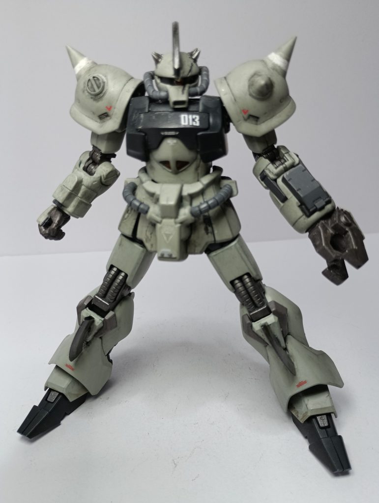 色は元々の改造に合わせガルグレーで塗装。（元のストライクドック風の改造が色々迷走していた名残です……）