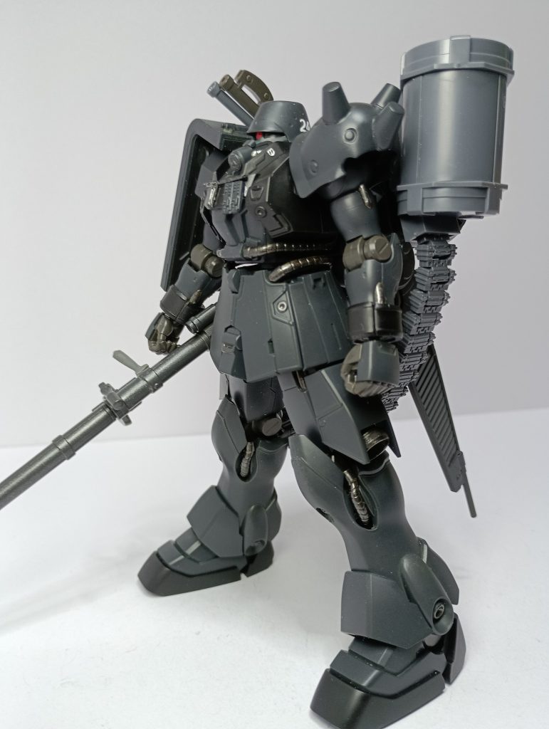 配色はジャーマングレイをメインに塗装。プロテクトギアのイメージを優先するため、今回はトップコートやウェザリングは行いませんでした。