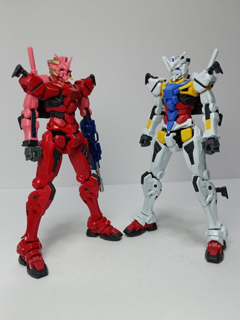 紅組、白組の互いの健闘を祈り、白ガンダムと共に撮影。最後までご覧いただきありがとうございます。