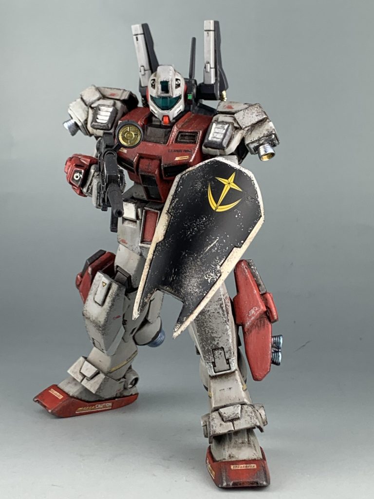 武器はペイルライダーのライフルと改造したシールドを持たせています。