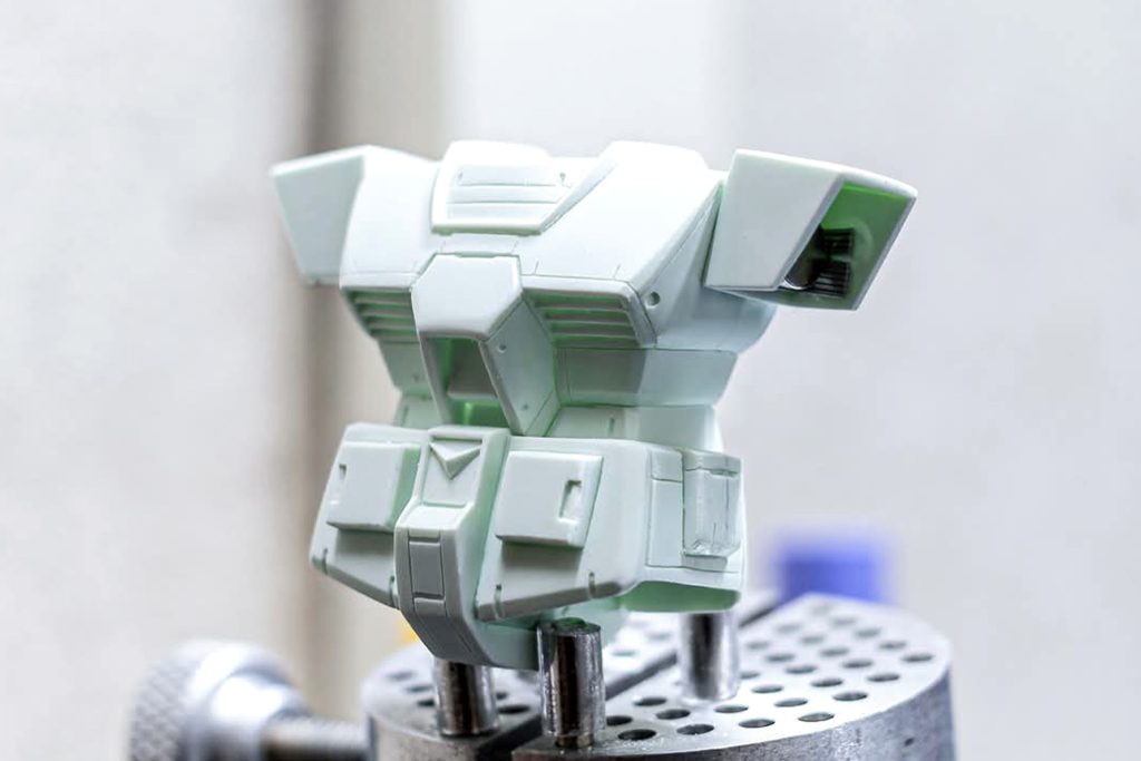 スジボリを施してディテールアップ。