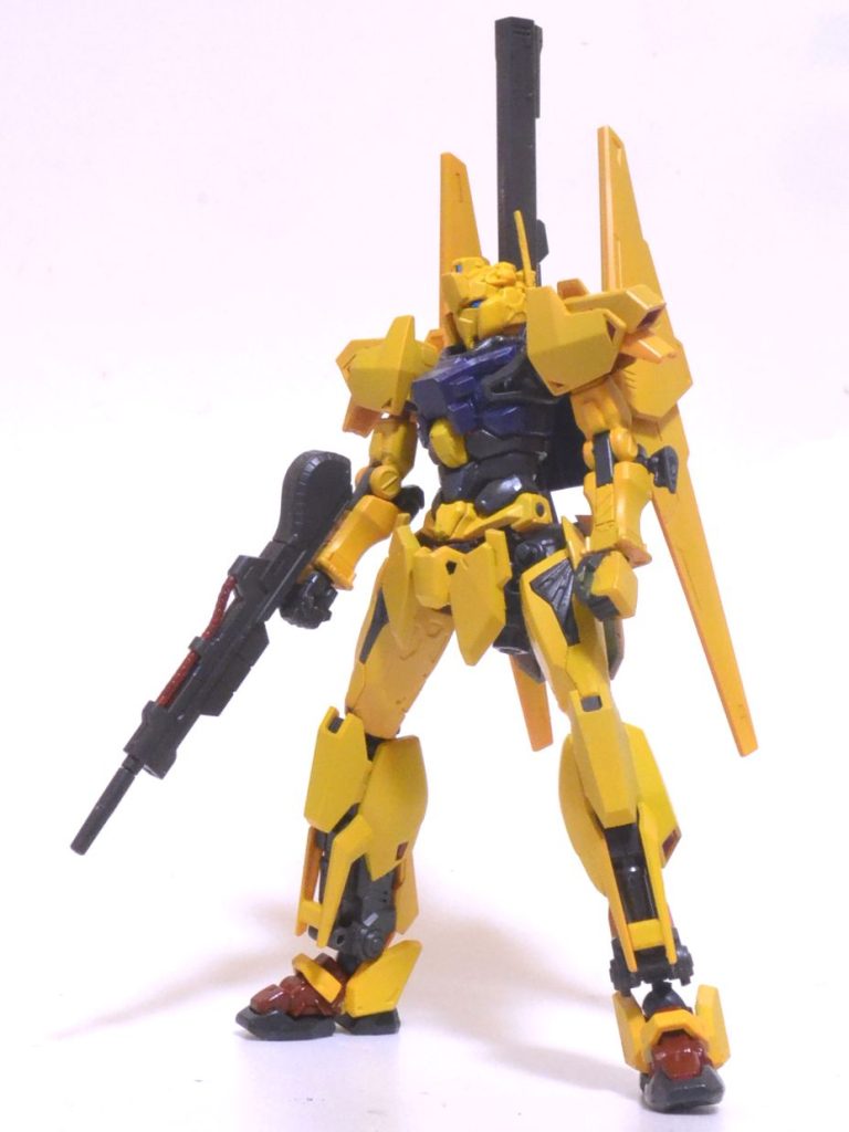 肩とスネ部分は百式を使いましたが、顔は白いガンダムをそれなりに見えるように加工しました。