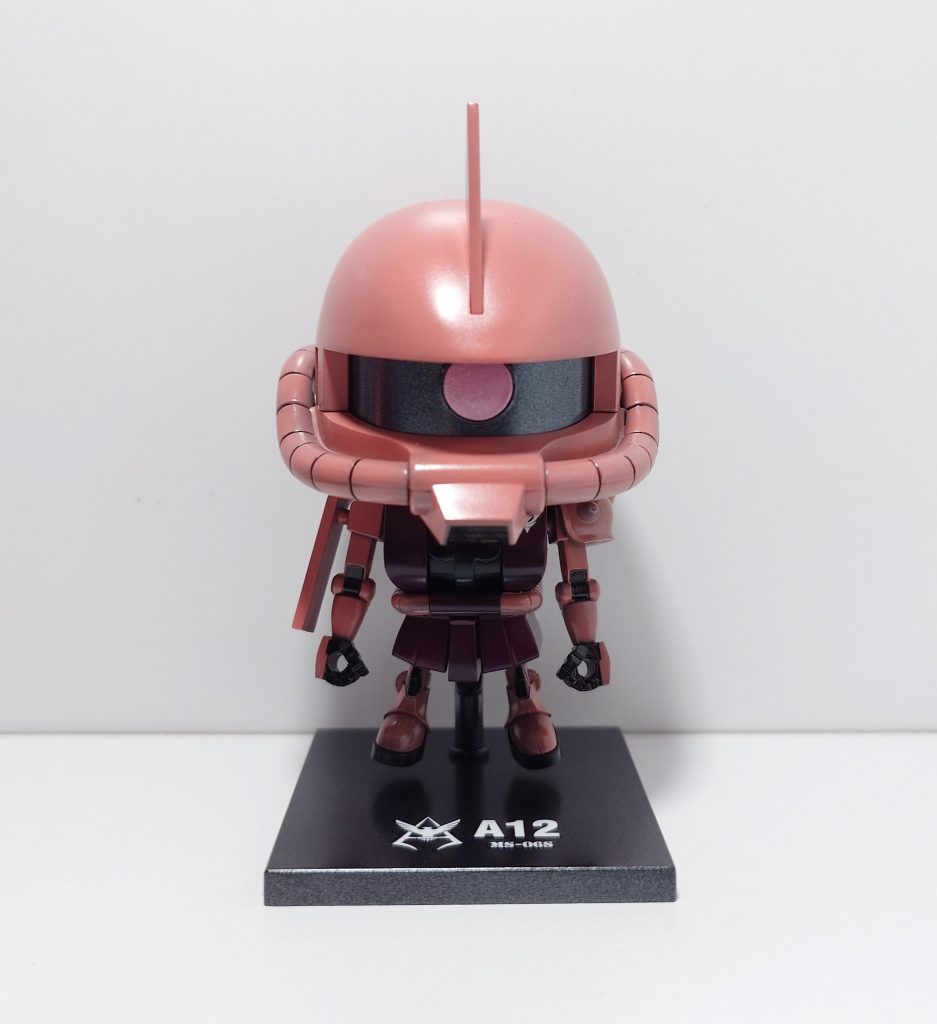 頭が大きく体が影になっていまうのがたまに傷ですね(zaku-kao4)