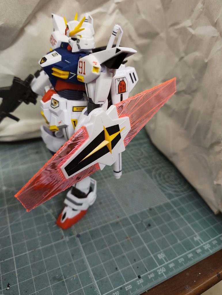 この頃のMSのトレンド、ビームシールド。