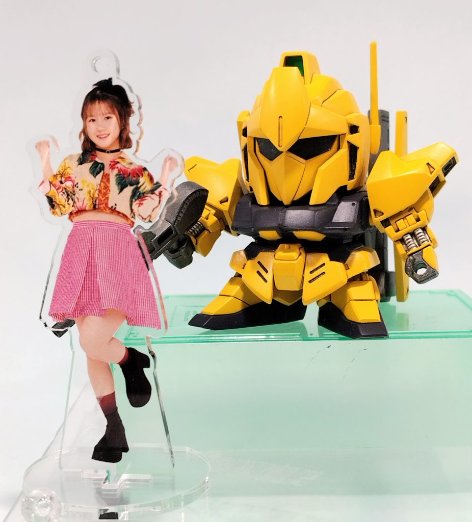 今年の12月5日で、モーニング娘。’25を卒業する、横山玲奈ちゃんの卒業記念作品になります。メンバーカラーのゴールドイエローのイメージで塗装しました。が、ぶっちゃけやっつけ仕事的に仕上げました。ごめんなさい。