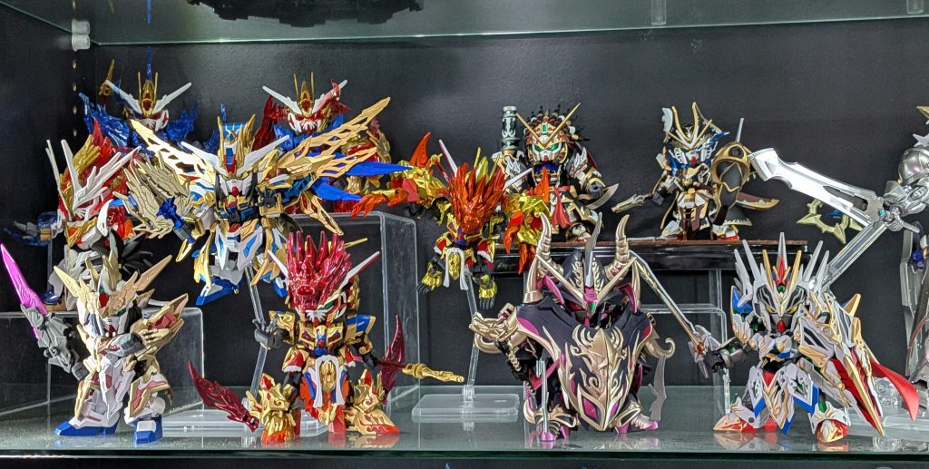 最後に左奥の3体はまだ塗装してないけど徐々にヒーローズのキットが増えてきて賑やかになってきてます🎶最後まで見ていただきありがとうございました🤗