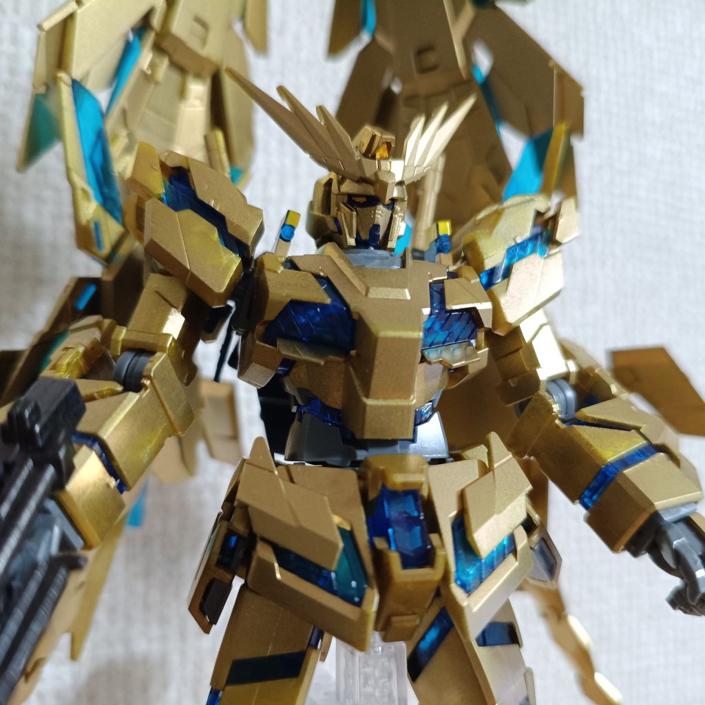 青いサイコフレームこれはクリアーパーツもありだし、メタリック系のブルーで塗装しても良さそう🤔