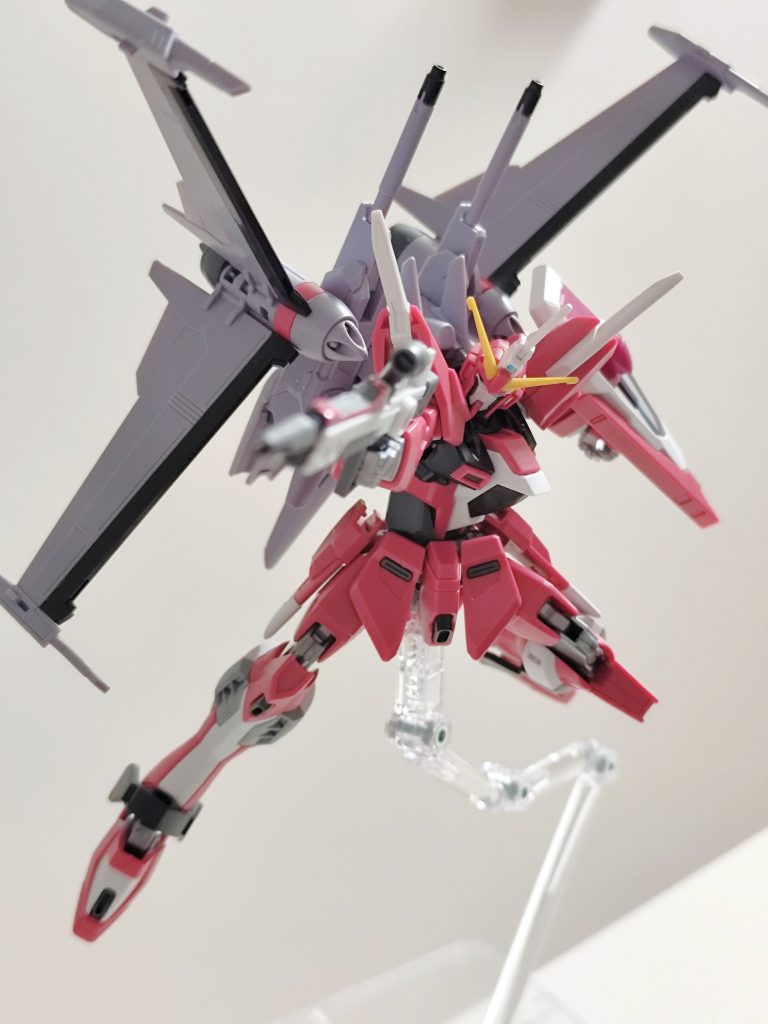 サーベルだけじゃなく、ビームライフルも案外似合うジャスティスです笑