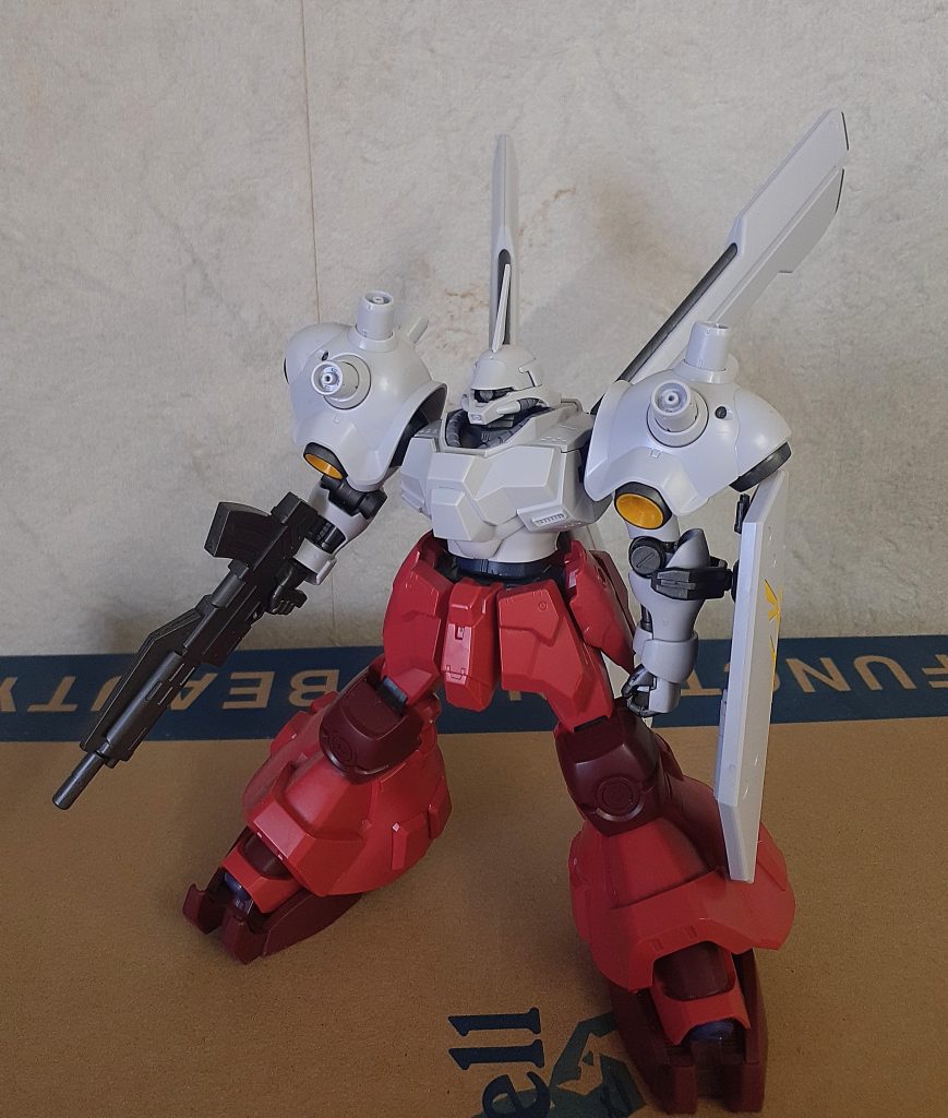 上半身はサイコドーガ、下半身がGP羅刹天、それぞれにギラドーガとGP 02の余剰パーツもあるので４機分のお得なミキシングです。