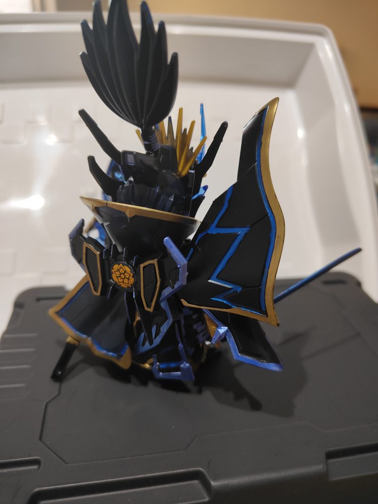 マントギミックがなかなか。ほかのバックパックだけのタイプとは違う特別感がGood