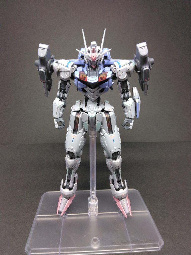 塗装　試作機っぽく淡い感じにしました。本体:サーフェイサー（グレー）、ライトブルー胴体青:アースブルー（セイラマスオ）頭部足赤:ピンクレッド（セイラマスオ）関節武器等:ジャーマングレー、履帯色、ニュートラルグレー「量産型か・・・」「スペックならむしろこちらが上です。あとは乗り手次第かと。」