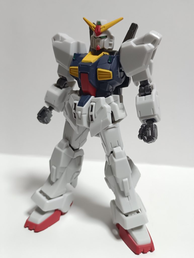 今回紹介するのは、GフレームFAのガンダムマーク2です！Gフレームとは、内部フレームと、外装パーツを組み合わせて完成させる、フル可動のフィギュアです！食玩なので、気軽に手に取れるのが魅力です！！そんなGフレームですが、なんといっても凄いのが可動！！