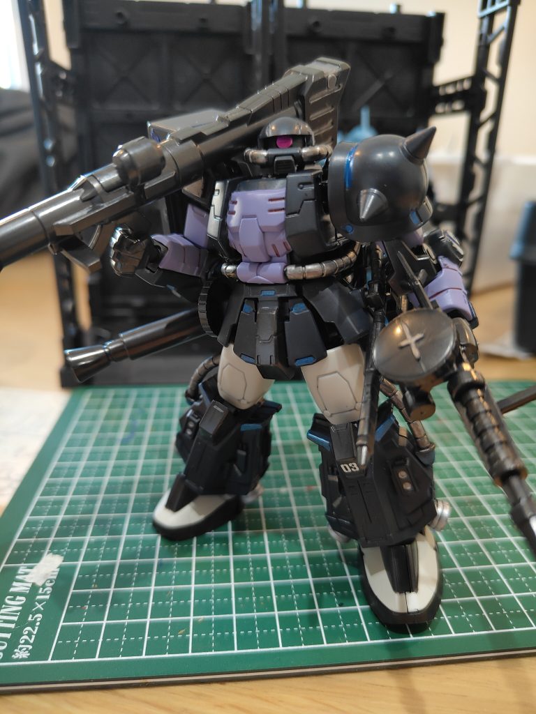 武器を持つとサマになります