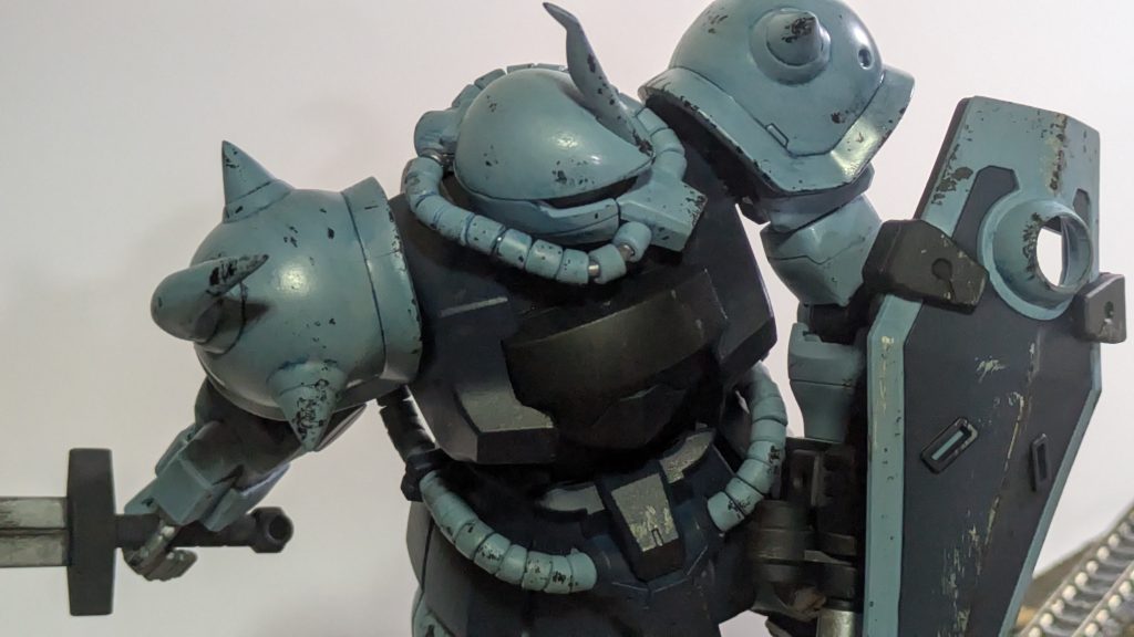 グフカスタム正面から。