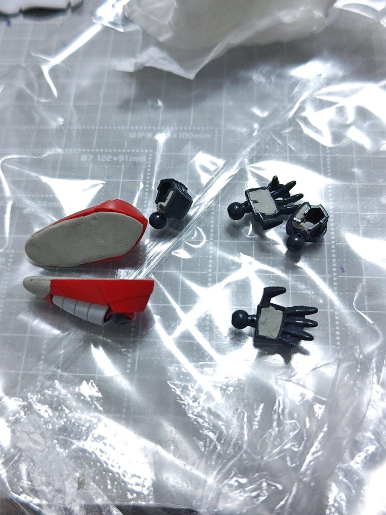 こちらはつま先作成と肉抜き埋めパテ初めて使いましたが、気づいたことは意外と余る！でしたもっと計画的に使わないともったいないですね