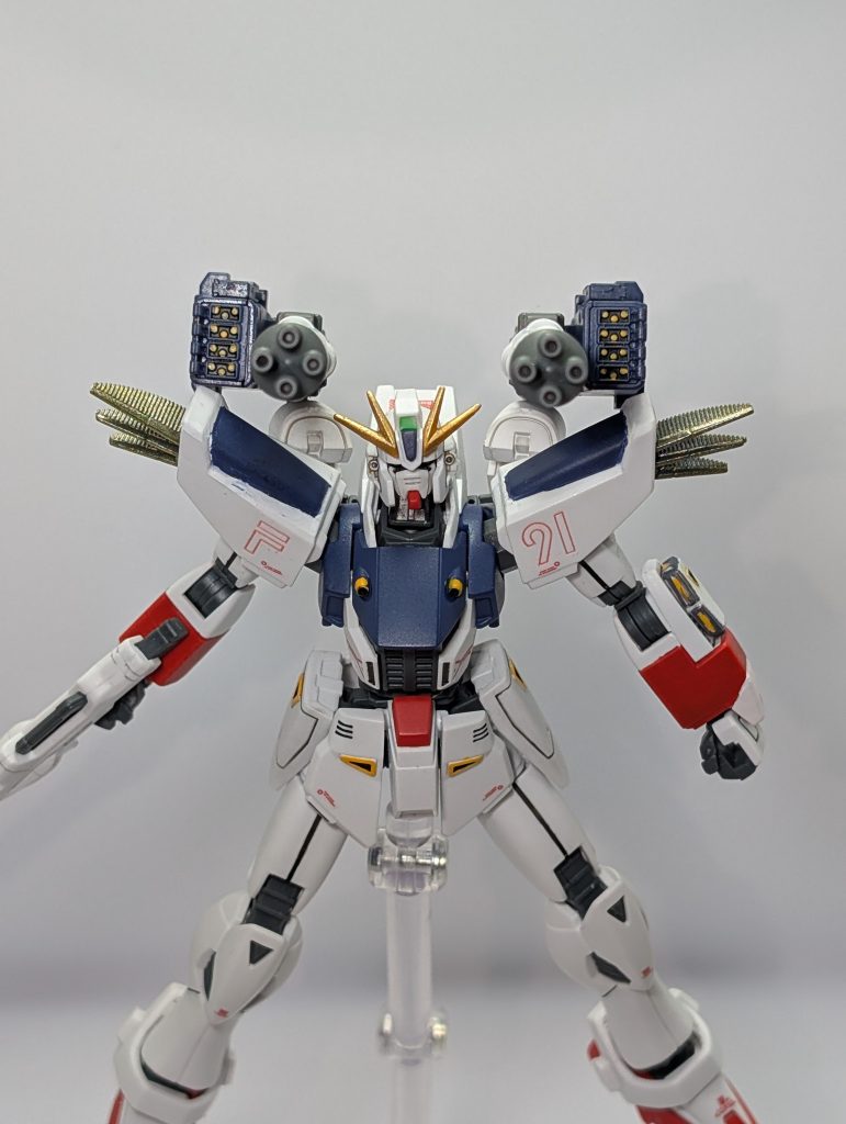 ミサイルの弾頭はオレンジで塗装しましたが、目が…死ぬ…(zaku-kao9)