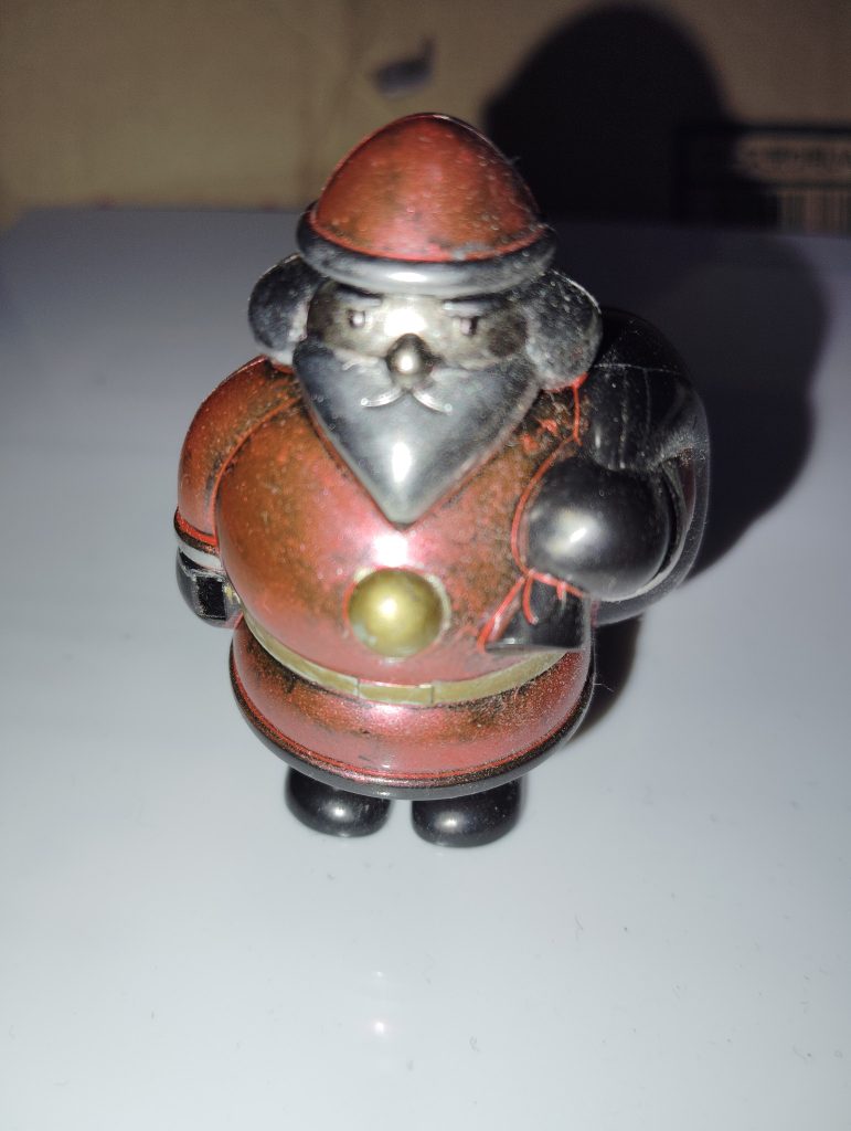 作品名：メタリックサンタバルーン<p>クリスマスにあわせて多分皆ポケ戦の機体出してると思うので、私もGフレームザクII改に付属のダミーバルーン(サンタ)を適当にメタリック塗装。何気に武装を持たせる為の穴がハンドパーツに空いている。ていうかもうクリスマスなの？ [&hellip;]</p>
