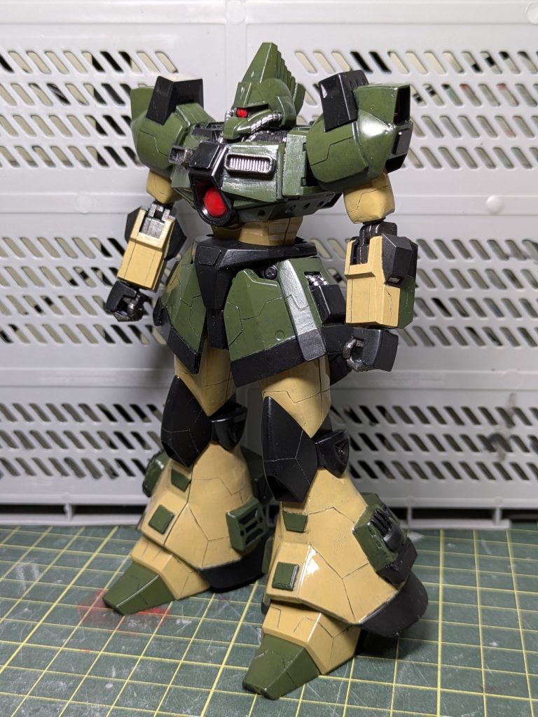 塗装レシピ過去作のマラサイと同部隊所属機とする為、サンドカラーとしました。😃外装 カーキグリーン、ライトブラウン、黒サフパイプ シルバー内部 焼鉄色赤部分 ハーマンレッド今回もTKG流ベタベタ塗り潰しです。😁