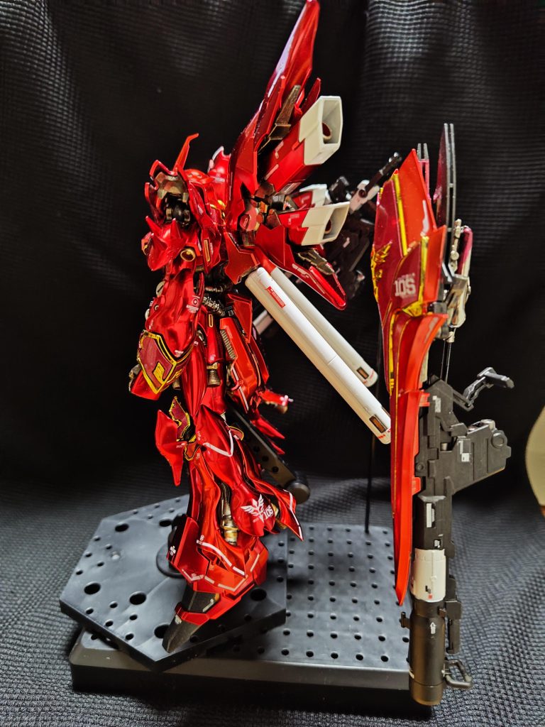 エングレービングは、oo8さんの赤いエングレービングシナンジュがカッコよかったので、自分もまねして赤にしようと思ってましたので、この機会に赤にしました😄どんな赤にするか色々調色を試みたんですが…結局メタリックレッドとマルーンとカッパーを５：４：１の調色で落ち着きました、でもカッパーをもう少し多くして赤みをもっと出しても良かったかも😅