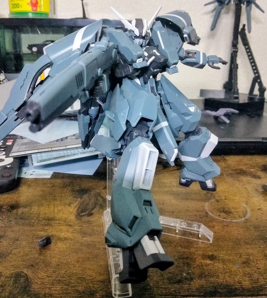 カラーリングはブルーよりのグレーと白のアクセントが上手くまとまって良かったですん