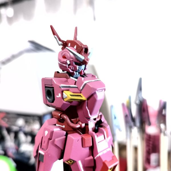 運良くムーンガンダムを手に入れたので今作ってますんまだ頭部、胸部、腰部しか出来てませんが完成が待ち遠しいです✨このキット造形良いですね〜（2枚目）