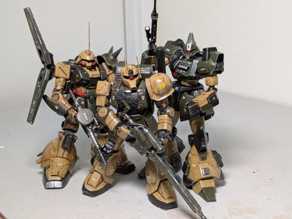 我が家のサンドカラー部隊です。今年1年、沢山の「いいね」やコメントを頂き、ありがとうございました。🙇また来年も皆様の作品を見つつ、楽しくガンプラを作って行きたいと思います。皆様、良いお年をお迎えください。😆