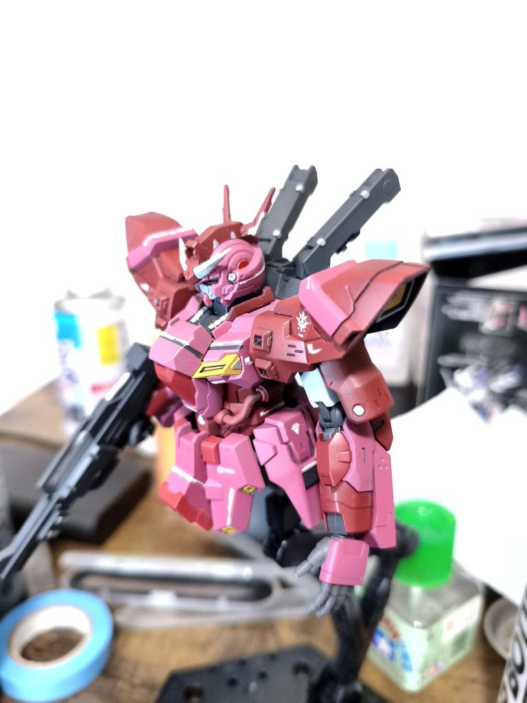 左肩にだけジオンマークよーく見ると火星ジオンなんすよね笑