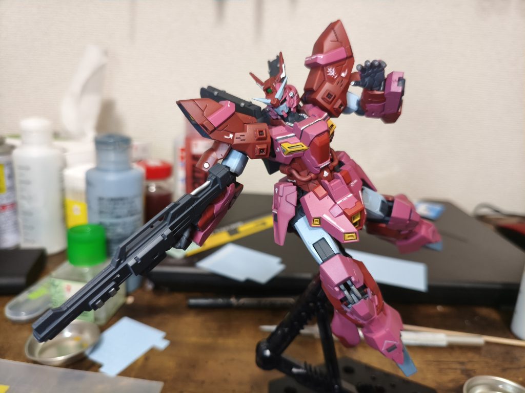 ビーム回避しつつ撃ち返すポーズサザビーらしさもあるけどガンダムしてるいい機体ですアムロ嫌がるだろうなぁ( ≖ᴗ≖)笑